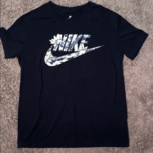 Women’s Nike Shirt